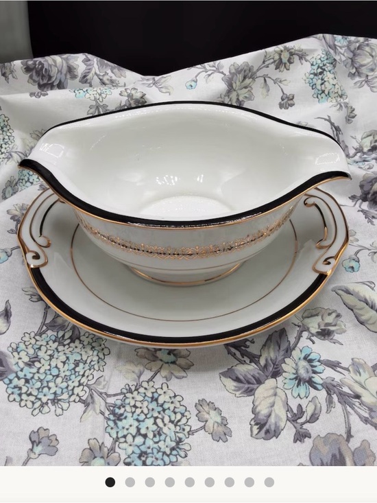 2456 Vintage Made in Japan Other - #2405*”4x9”Vintage 1950, Sone, White & Gold Porcelain Gravy Boat with Underplate